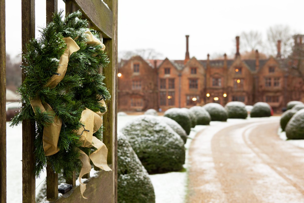 Christmas really is just round the corner 🎄 With a range of special family stays, Seckford has everything you would need for a little escape ✨ #Christmasstaycation seckford.co.uk/sleep/