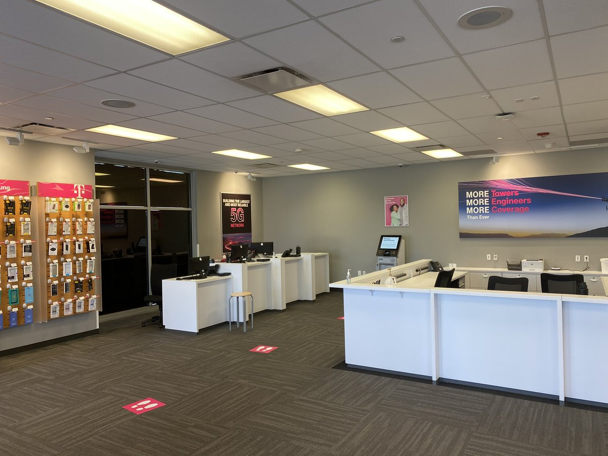 BeMagentaElite's tweet photo. The transformation is complete #TheYard2.0! @kevin_tichon @ByrnesShawn @wderrickindy @TracyNolan_ Hey @ChappySTR take a look at your baby!!! https://t.co/rzKw19CJAU