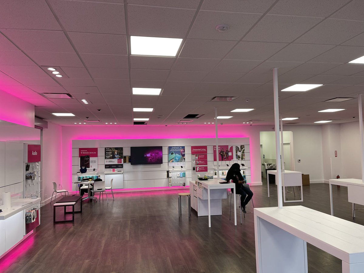 BeMagentaElite's tweet photo. The transformation is complete #TheYard2.0! @kevin_tichon @ByrnesShawn @wderrickindy @TracyNolan_ Hey @ChappySTR take a look at your baby!!! https://t.co/rzKw19CJAU