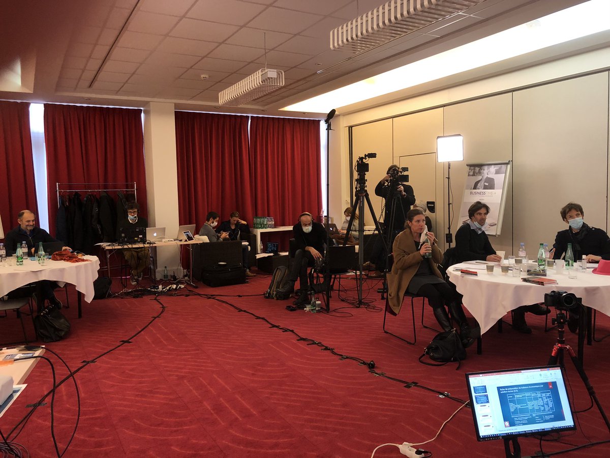 laurentcappelle's tweet photo. J’interviens dans le cadre du fameux séminaire « Les rebelles du management » sur la méthode des coûts cachés et son utilité pour fabriquer de la transformation consensuelle. Merci à @isareym et le team @ClubEthiK pour son accueil et organisation 🙏🏻👍 https://t.co/MFd9DQPSdr