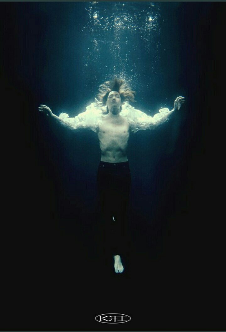 Sintyaadr's tweet photo. Gapaham lagi and yakin banget kalo MV dah keluar w gaakan bisa napas dengan baik dan benar:)

#ItsKaiSoloTime
#KAI https://t.co/0takTnjgta