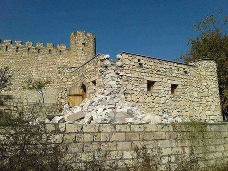 Bayat Castle in Azerbaijan.
We are planning many excursion tours for traveling azerbaijan. Join to our tours for future!
#Bayat #Castle #Azerbaijani #castle #Bayat #Castle #earth_shotz #natureisbeautiful #naturepicture #alaskanhusky https://t.co/Cu6NAr7kol