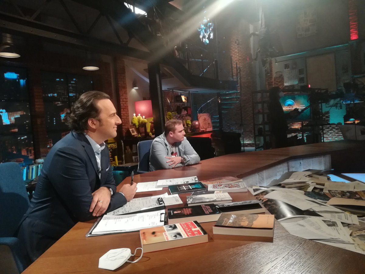 ccarballo50's tweet photo. Tremendo el programa de mañana en #InformeCovid, debería ser de obligado visionado en colegios y universidades. El testimonio de Marc Gil, y su experiencia tras pasar un COVID muy grave. Lo mejor que les pueden enseñar a sus hijos, una lección de vida de un luchador. https://t.co/cNTJ57BwWw