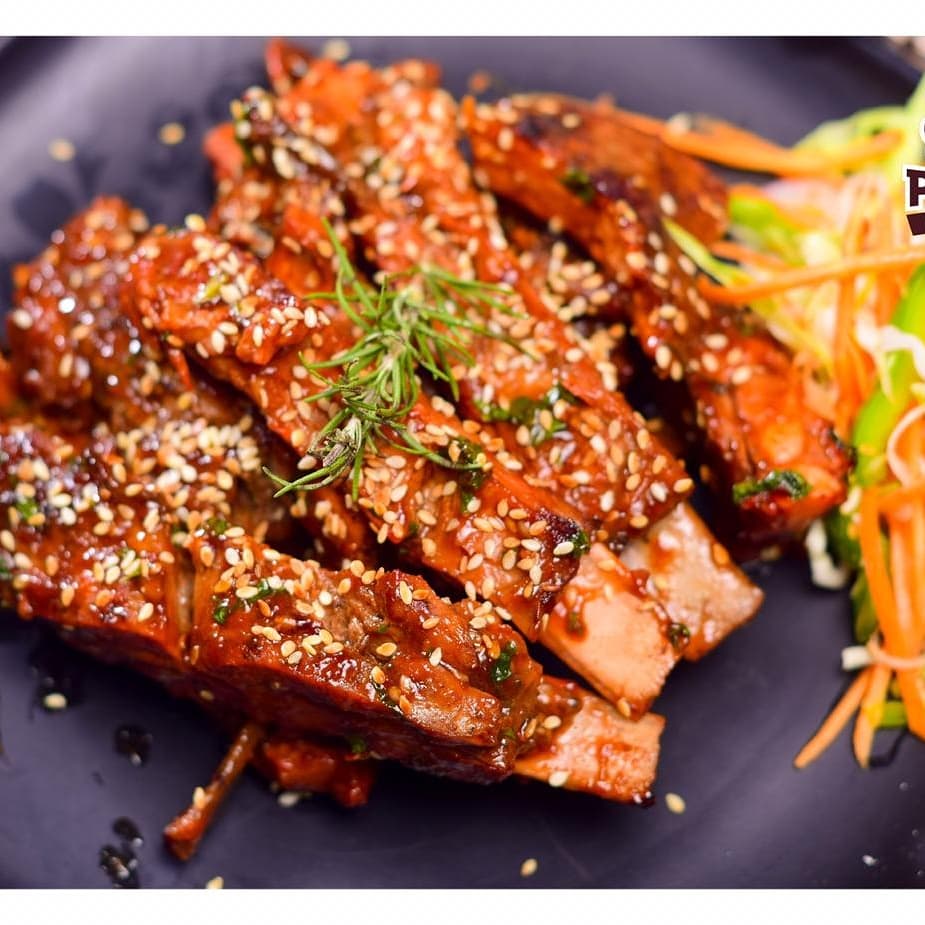 PorkLegend's tweet photo. Has your holiday mood been activated? 🥂🎉

Ours is activated already!! 🕺 🕺

See what we are doing for our customers 😋 😋 😋

Big, much and more tastier.

Get your taste buds ready!!
#tuesdayvibe #tuesdaymotivations #WithdrawGCDNowKE #LegendaryElite #WorldPrematurityDay2020 https://t.co/GCfvor406F