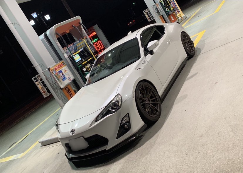 nonchan_86's tweet photo. 86前期納車しました！
新しいカーライフ楽しみ過ぎる！
どんどんカッコよくして、どんどん色んなとこ行きたい！
こんな僕ですがよろしくお願いします😇
#ZN6 #86好きと繋がりたい #BRZ乗りと繋がりたい #クルマ好きと繋がりたい #86BRZ乗りのお友達を増やそうキャンペーン https://t.co/tS7IOCHySv