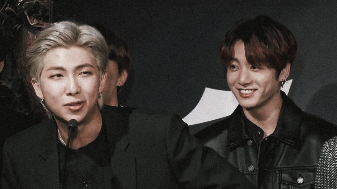 kimnamjoonpics's tweet photo. i’m sobbing...aren't you? https://t.co/uow2XZ0BNR