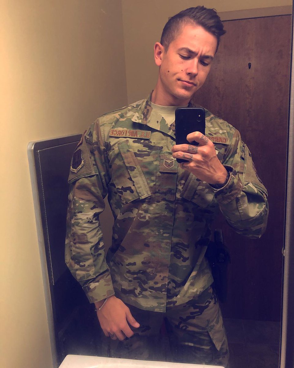 heelarry10's tweet image. #anotherworkingday👔 Good morning🌻🌼