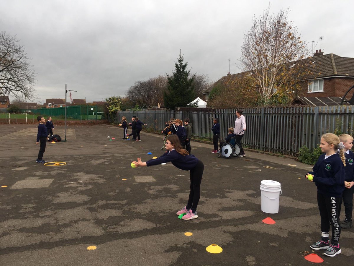 SpringCottagePS's tweet photo. After the sports leaders had set it up, #springcottage4G and #springcottage4U took part in the Basketball Skills Challenge. @HullActiveSch #springcottagesports it was great fun! 🏀 https://t.co/FmyO9cs03M