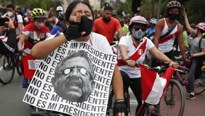Grupo_Valentin's tweet photo. MERINO SIN PENSIÓN

No permitamos que los golpistas reciban un solo centavo,  su lugar es la infamia y la cárcel.

Art. 2 Ley 26519: la pensión vitalicia queda suspendida si el Congreso formula acusación constitucional contra el expresidente de la República.

RT por favor. https://t.co/I67xeWE3iu