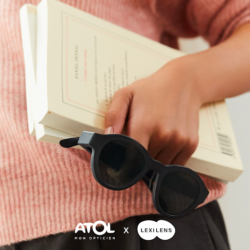 opticiensatol's tweet photo. Les lunettes Lexilens, une innovation Atol pour les personnes dyslexiques. Rien de plus facile pour prendre plaisir à lire un roman pendant cette période de confinement 📚 https://t.co/pQmyJ2zEaH
#Atol #opticien #lunettes #lexilens #dyslexie lecture https://t.co/9LHG8IA8DS