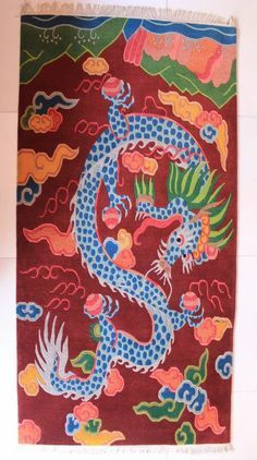 shakyahandicraf's tweet photo. Tibetan rug dragon design is handmade in Nepal by Tibetan and Nepalese artisans. #dharmastore #buddha #tibetan #thangka https://t.co/J6aH7ZgI33