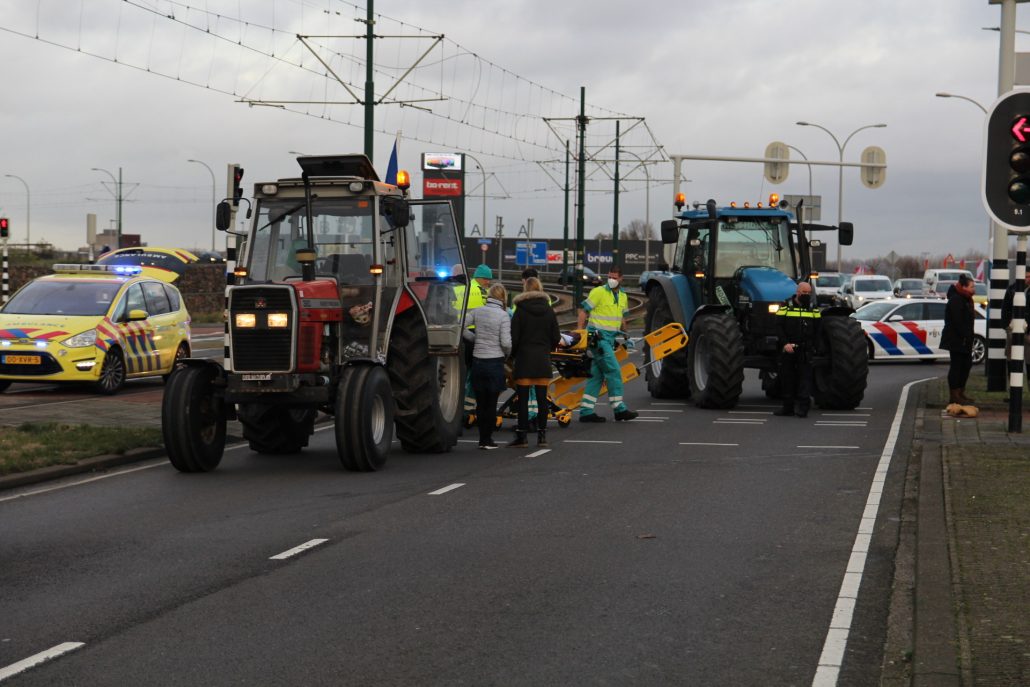 Fietsster raakt zwaargewond na ongeval met tractor Vrijenbanselaan Rijswijk -. #rijswijk.