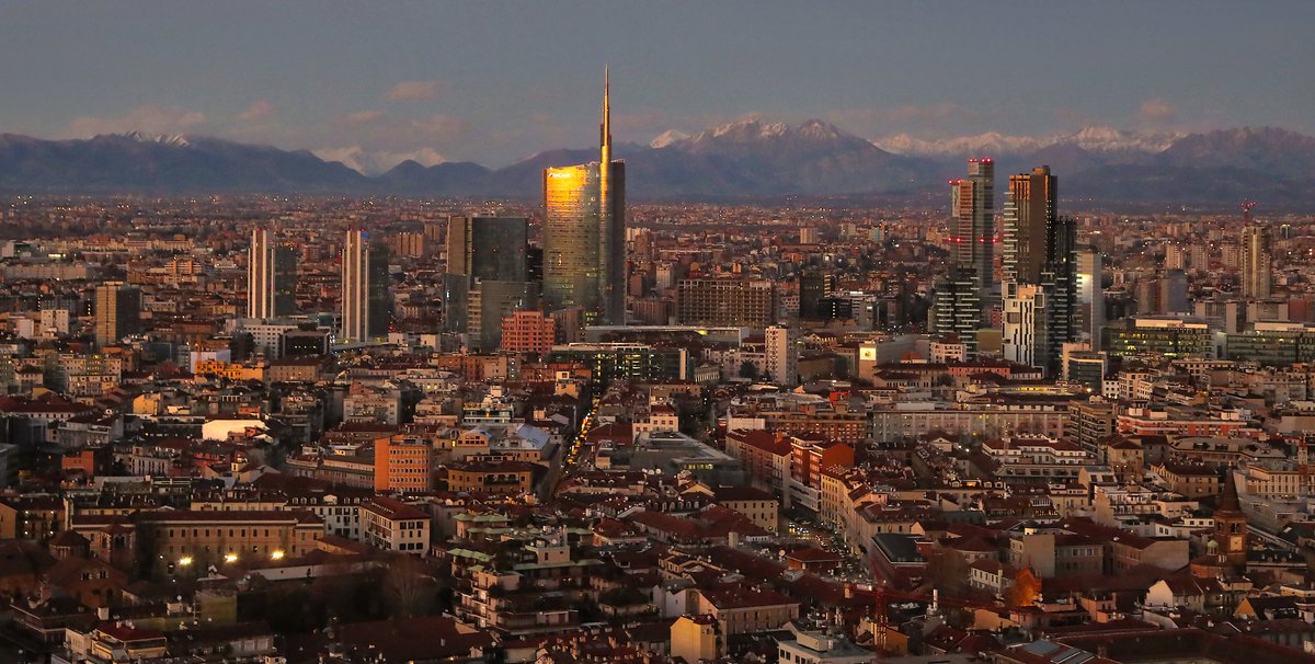 cherchiandrea's tweet photo. Semplicemente Milano (foto andrea cherchi) #milano #milan #igersmilano #ig_milano #ig_milan #instamilano #milanocity https://t.co/91rGefRRi0