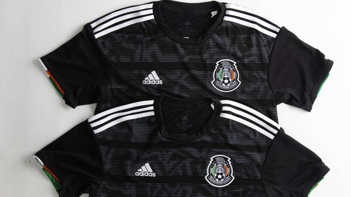 WrldSoccerShop's tweet photo. ❗ World Cup Qualifier Giveaway❗

Can you guess how many goals Mexico will score against 🇯🇵? We will pick 2 winners for a Mexico (M) jersey. 

🚨Rules🚨
1. RT &amp; Follow
2. Comment # of goals &amp; tag two friends
3. Entries close at kickoff 

We will DM the winner after the match! https://t.co/9VeHUv1gs6