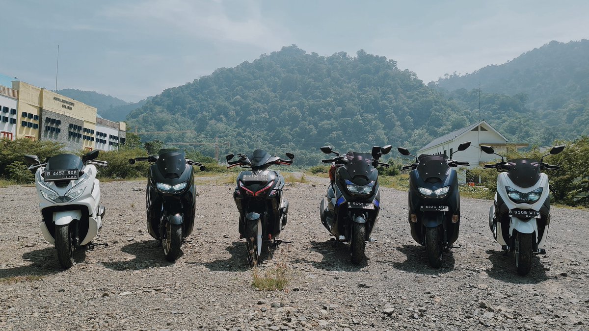 dimasanuuu's tweet photo. Touring, adventure, exploring🏍🗺

📸 Samsung S20plus
🪄 LightroomCC, VSCO
📍Geopark Ciletuh

#SetorFotoPio
#exploresukabumi
#withGalaxy 

@piokharisma
@SamsungMobile 
@samsungID 
@Lightroom https://t.co/2CWwoC8Yxj