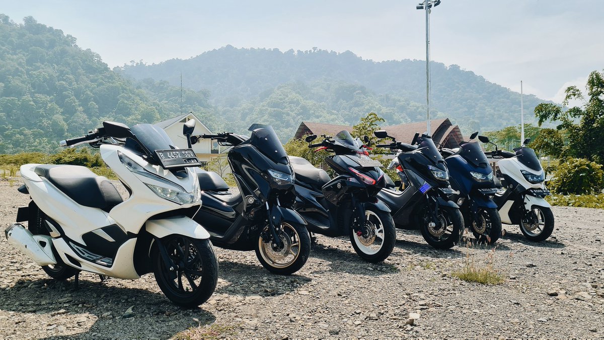 dimasanuuu's tweet photo. Touring, adventure, exploring🏍🗺

📸 Samsung S20plus
🪄 LightroomCC, VSCO
📍Geopark Ciletuh

#SetorFotoPio
#exploresukabumi
#withGalaxy 

@piokharisma
@SamsungMobile 
@samsungID 
@Lightroom https://t.co/2CWwoC8Yxj
