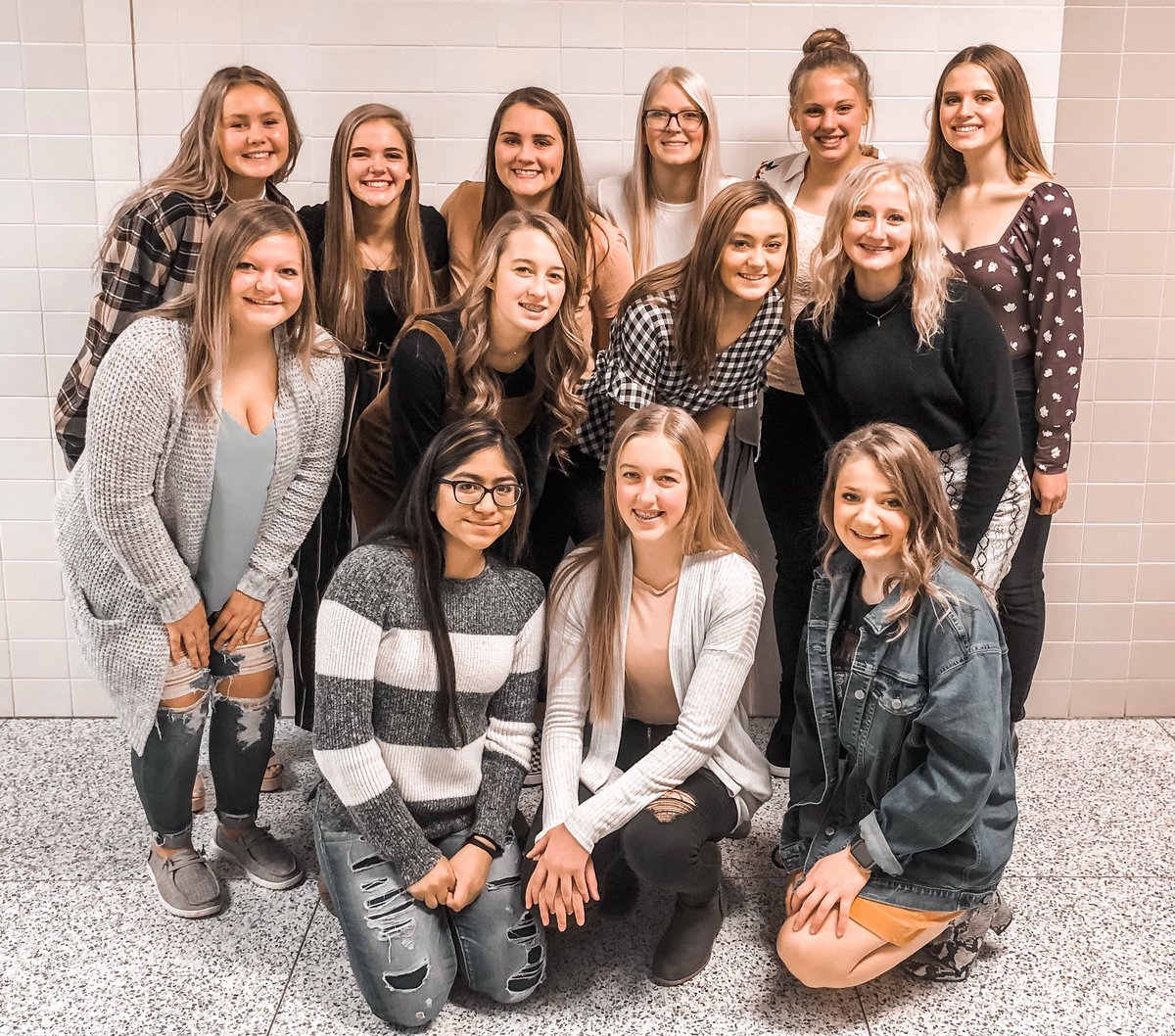 dancingORABS1's tweet photo. Wish these beautiful ladies good luck at state tomorrow! https://t.co/bJBDb5o2C6