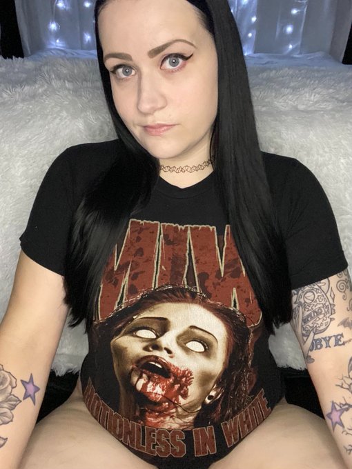 I've been with this babe for 16 years today. She's fucking amazing and you should probably go check her<a href="/tag/barrie"class="tags"><span>#barrie</span></a>