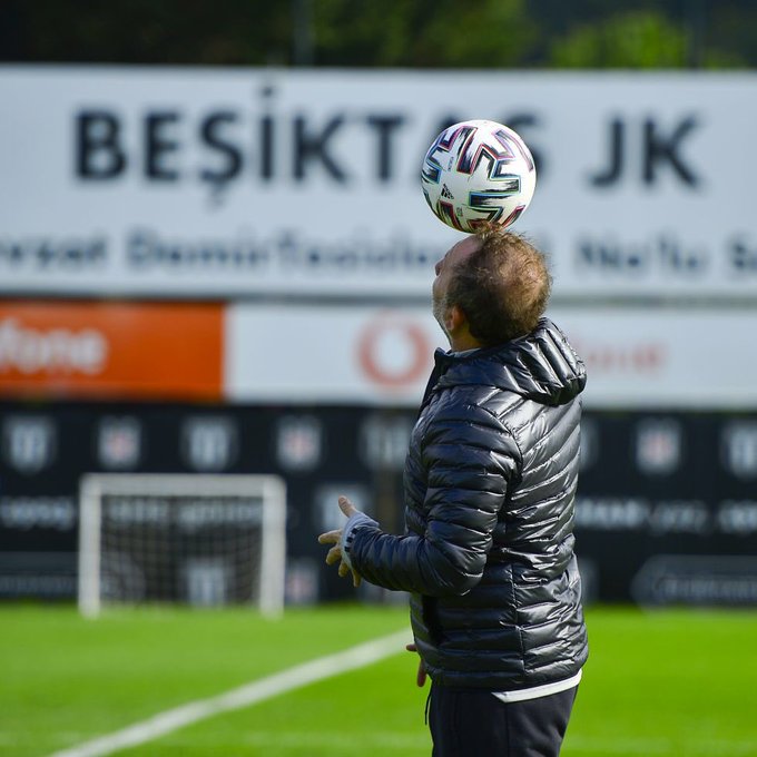BJKretweets's tweet photo. 19♥️3
B E Ş İ K T A Ş  J K 🖤🦅 https://t.co/zVwu9sWf67