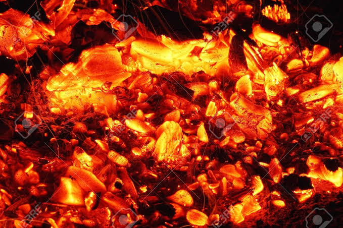 IDreamofSHINee's tweet photo. @Jeanlean7 @superm I thought of Embers - glowing, fiery pieces of wood or coal - which could be written as 'Mbers' 🔥
Since it's a fiery name, I thought it would go very well with a fiery group like @SuperM , that burns the stage every single time🧡
#SuperM #Novas #Mpires https://t.co/7gGlqItkWH