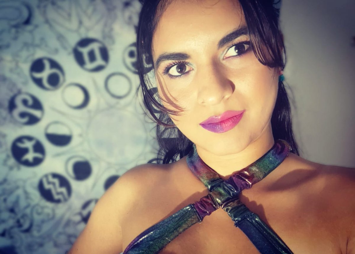 StreamateModels's tweet photo. Dem lips, tho. #xAudreyxx #Streamate #StreamateModel #gorgeous #CamModel #hot #sexy https://t.co/qg1Qs3jsGW https://t.co/xA4yUlHmag