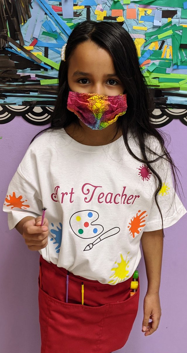 voyage_into_art's tweet photo. "Mrs. M I'm going to teach art just like you!" #ilovevickery #bestjobintheworld #artteacher #LISDVISUALARTS https://t.co/wx1qUomEMU