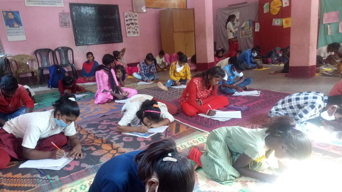 rvarshar's tweet photo. Children expressed thoughts on the issue of climate change and the importance of a clean and safe environment for children and for all during a day-long program in Chatra district, Jharkhand, coordinated by district Childline and supported by @ActionAidIndia (2/2) https://t.co/wVNInMG15L