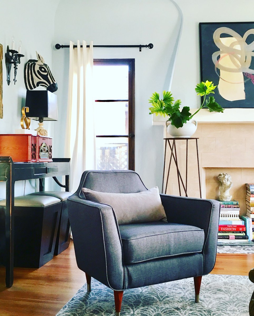 1) Number 1 fear from most of my design clients is, color. I'd have Succession, Logan Roy money if I possessed a nickel for every time I have heard "Ooooh, I'm scared of color." From a client standing in the middle of a beige on beige, on tan, on cream, on navajo white room...