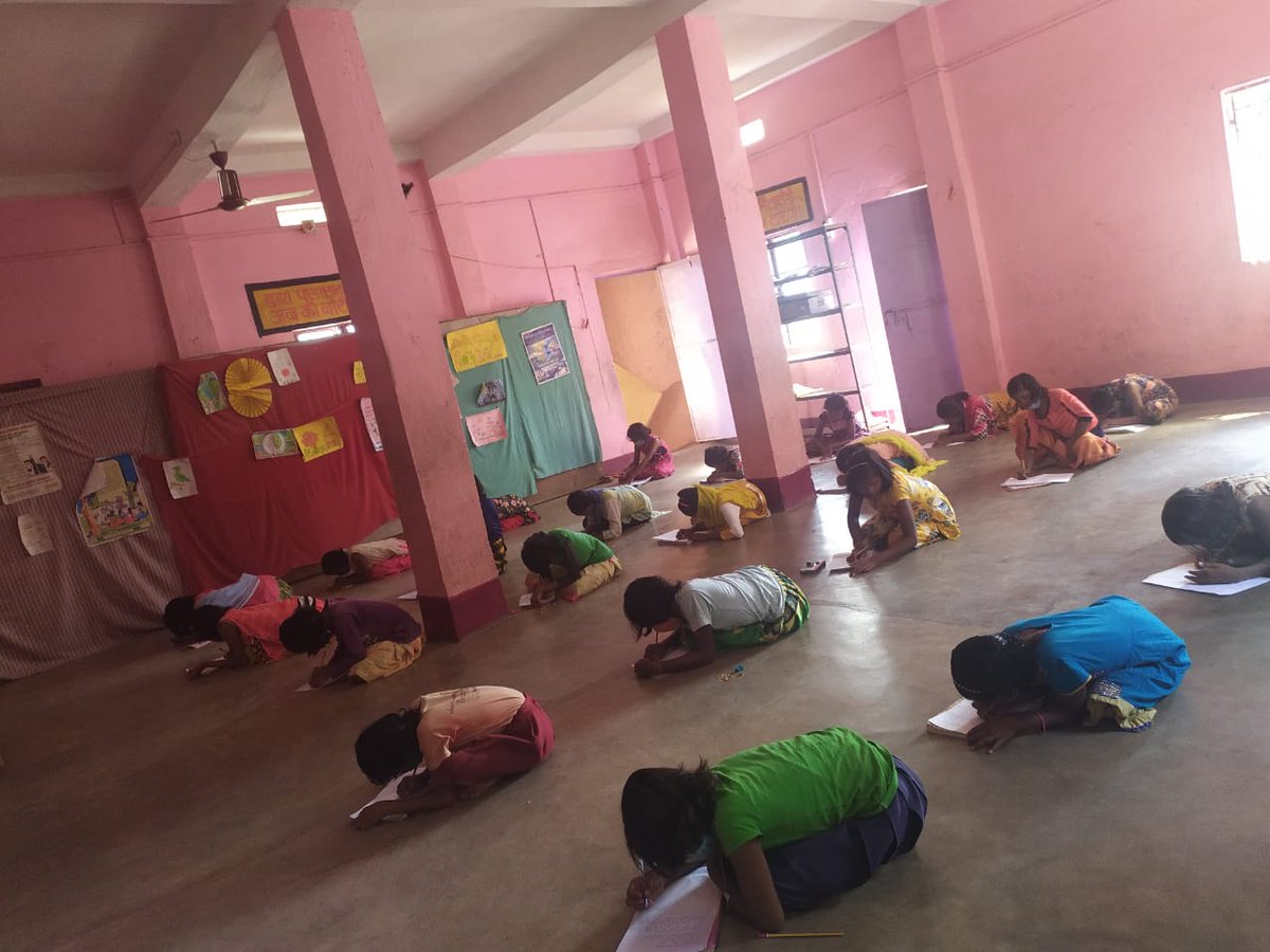 rvarshar's tweet photo. Children expressed thoughts on the issue of climate change and the importance of a clean and safe environment for children and for all during a day-long program in Chatra district, Jharkhand, coordinated by district Childline and supported by @ActionAidIndia (2/2) https://t.co/wVNInMG15L