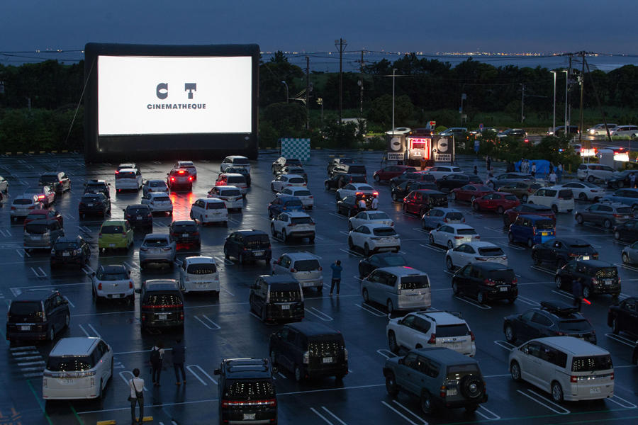 Lachsy_info's tweet photo. CINEMATHEQUE ドライブイン・シアター in 三井アウトレットパーク 木更津

車に乗ったまま映画を鑑賞できる！新しい生活様式に合致したエンターテイメント「ドライブイン・シアター」を楽しもう♪事前チケット購入制。

https://t.co/y24Ydme47o https://t.co/JuyEPGtEaT
