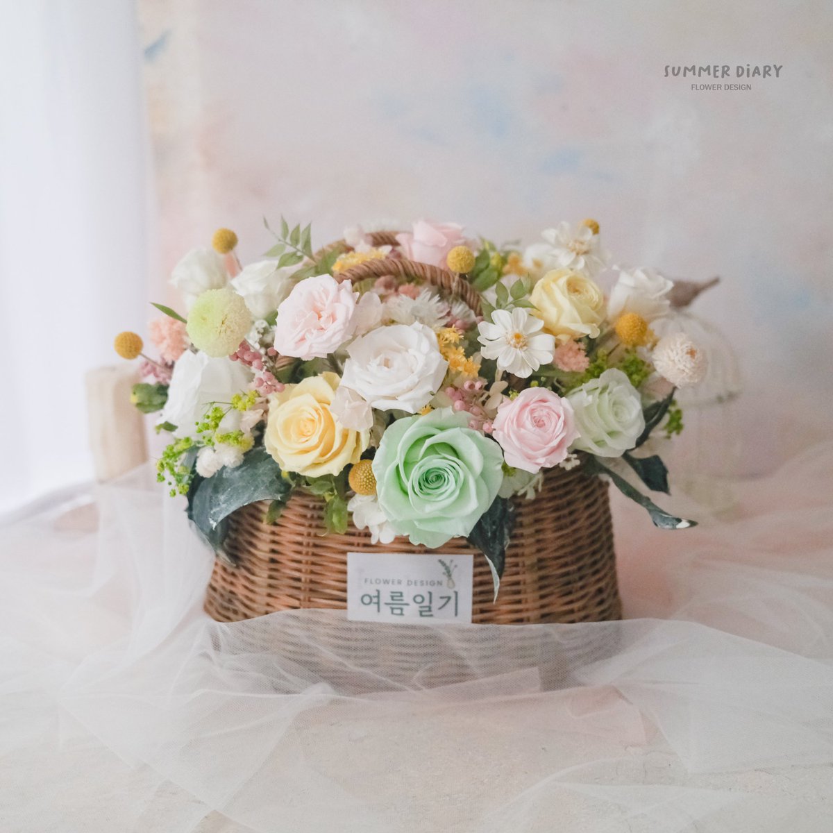 SDiary_flower's tweet photo. 민트사탕러브 출간 기념 선물
시들지 않는 꽃바구니🌼🌸🌹
꽃 많이 풍성하게 작업했어요💕
출간 축하드립니다🙇🏻‍♀️🥰👍🏻 https://t.co/hQANkN34uh