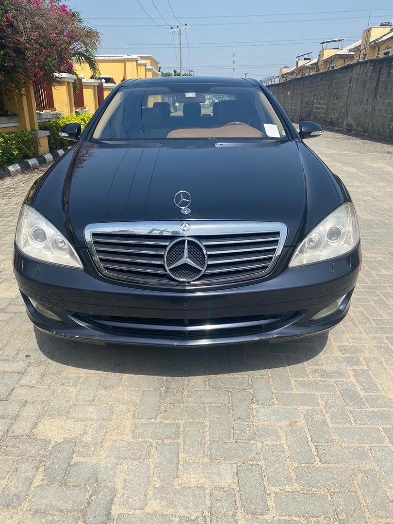 ldgcolt's tweet photo. Prestige and honor!
#pretoria
RT @CNwanbueze : Distress Sales ๐
Mercedes-Benz ES550
ForeignUsed .Lagos
#4.550m net
Pls kindly RT and patronize #CalebAutos. Festac Okoye
#SoroSokeGeneration
#DStvMoments https://t.co/UKPvaPKbLb