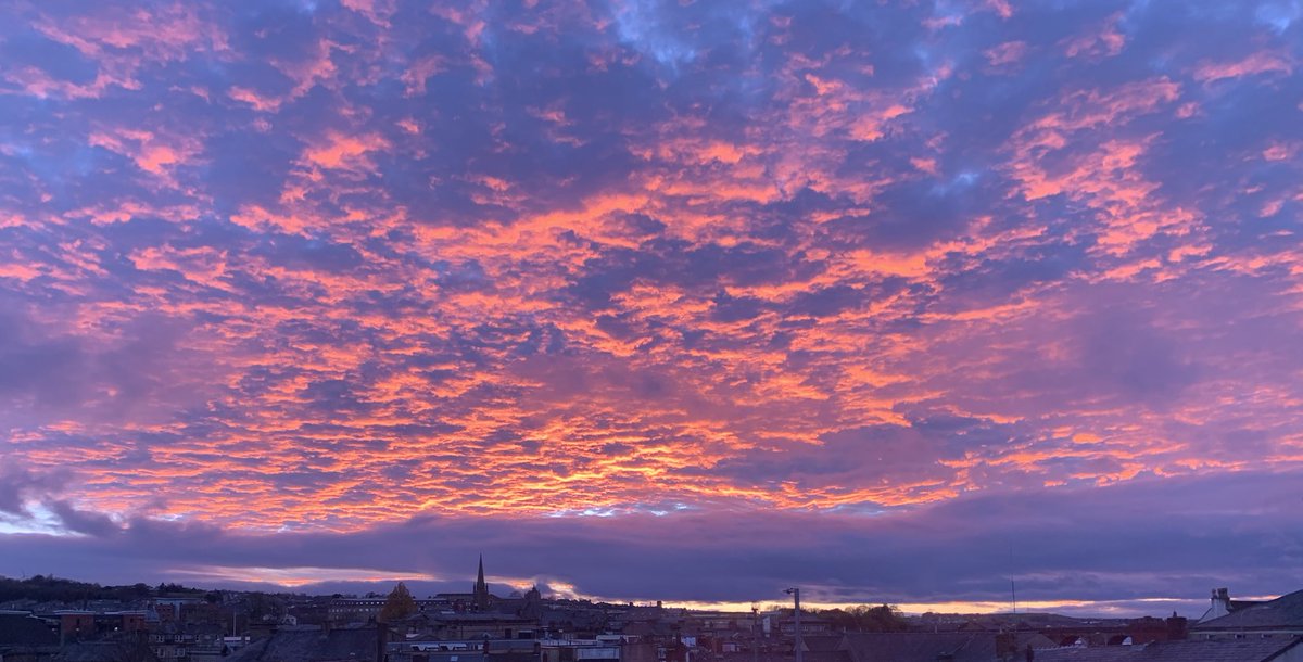 MarketingShire's tweet photo. An office with a view like this isn’t too bad 😍

@AmazingAccy 
#Shiremarketing #accrington #sunset #lancashire https://t.co/cWWIqZnllj