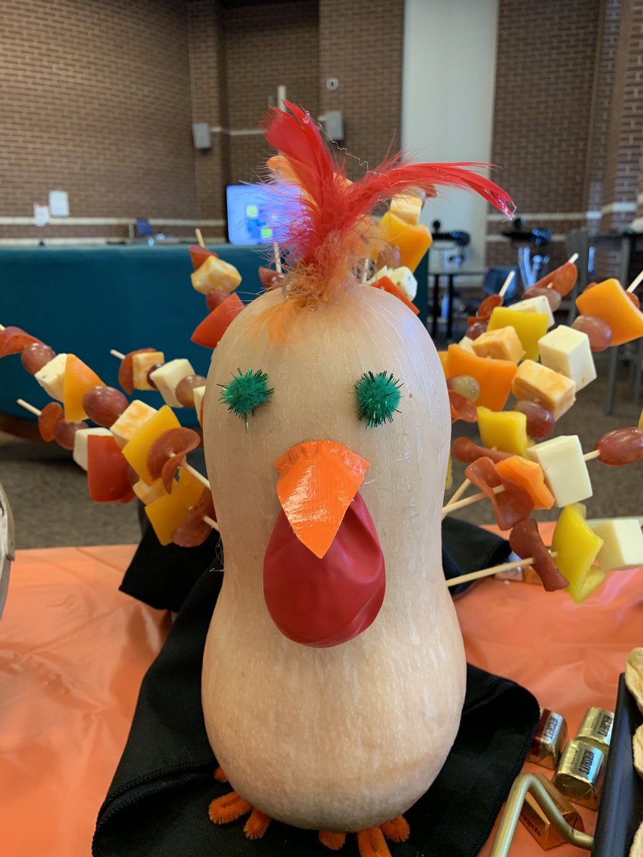MandyatSchool's tweet photo. We are ready for today’s Lunch &amp; Learn @ProsperRogersMS!! So thankful for our staff and their never ending love for learning! @DelaineUlmer @PISDEdtech #transformprosper #prosper4ward https://t.co/60VvSNoYnI