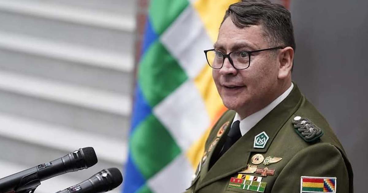 entrammbasaguas's tweet photo. Los ataques al ministro Murillo tienen una explicación sencilla. Quiso que los ascensos en la Policía fueran transparentes. Y eso los corruptos no lo perdonan.

Johnny Aguilera fue cazado ¡¡¡falsificando ascensos!!! Hoy es director de la Policía. ¿El ratón vigilando el queso? https://t.co/I2MEpyNjYW