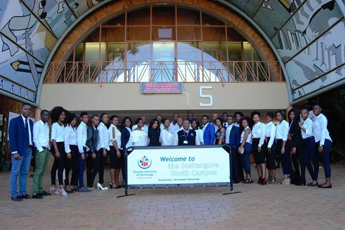 TiyaniTee's tweet photo. #GKSS20Awards Finalist: Best GKSS Chapter of 2020
* Tshwane University of Technology (TUT), Soshanguve
Exposing students to opportunities, even at International level. #CheckYourLevels
Vote @GKSSTUT: https://t.co/bSeLkSVVAv https://t.co/i4ccvzjeMw