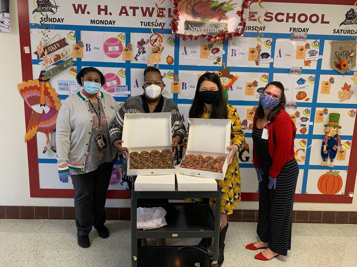 CoachTAnderson1's tweet photo. @dallasschools central office staff, visits 
@AtwellMSandLaw with breakfast for staff members, on day two of Gratitude Week. On behalf of the staff here at Atwell we really appreciate you and thank you for thinking of us. #gratitude #gratitudeweek #dallasisd https://t.co/H83tS4tsMC