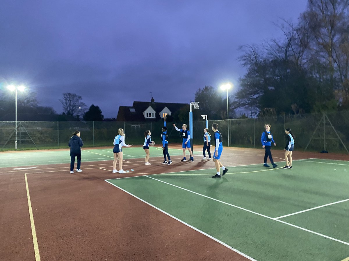 Brentwood_Sport's tweet photo. When you canβt have any fixtures but Mrs J finds a way!! πππΌ#yeargroupbubbles #WeAreBrentwood https://t.co/HyRjbTCKni