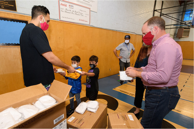 MagicJohnson's tweet photo. I know personally the great impact Boys &amp; Girls clubs have on America’s kids &amp; to safely reopen, they will need lots of masks. I'm excited that Muslim Coalition for America @MCAunites is providing enough face masks to support all CA @BGCA_Clubs in partnership with @UberFreight! https://t.co/91bGX3wuXL