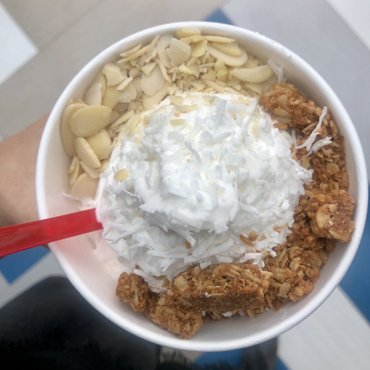 EatingatHofstra's tweet photo. BUNDLES @ BITS AND BYTES
✨ Hint water, a nutragrain bar, and an apple (or other whole fruit!) for $4
✨20 oz soda and chips $3
✨12 oz coffee &amp; poptart $3 
✨16 oz Red Mango frozen yogurt with any 3 toppings (excluding fruit) $5
✨1 cheese slice, 1 garlic knot, &amp; 1 Bubly $5 https://t.co/5j6eDVzMIm