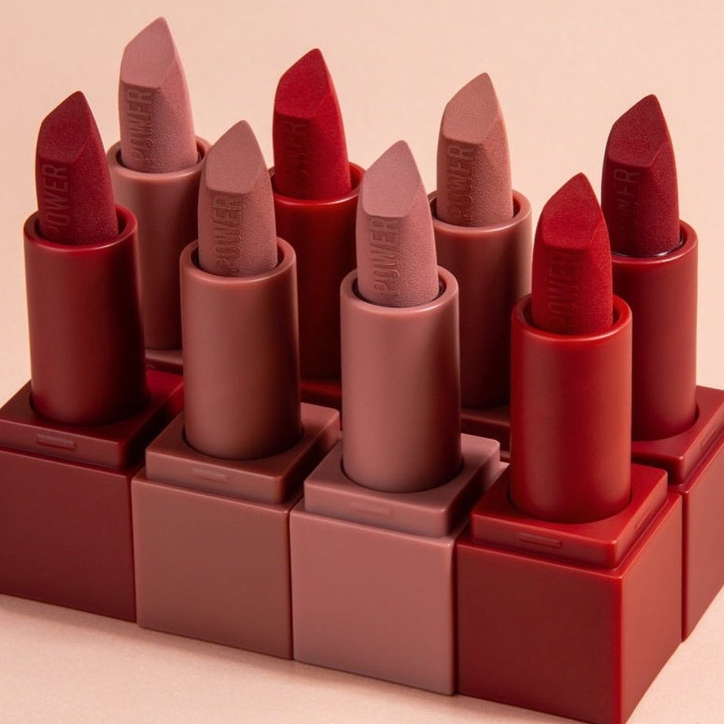MashaelsArea's tweet photo. هدى بيوتي اعلنت عن مجموعتين ميني جديدة للهوليديز 💄

مجموعة Power Nudes و مجموعة Power reds

كل مجموعة بيكون سعرها 21$ (78 ريال)

متوفرة الحين بموقعها وغالبا بتتوفر بكولت بيوتي وسلفردجز قريب ✨ https://t.co/05MjMqqGmR