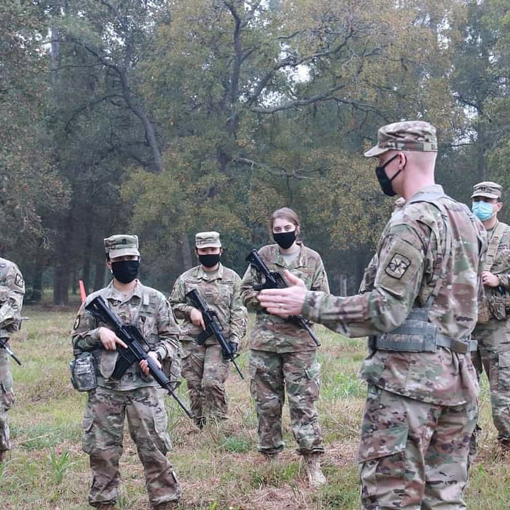 HoustonArmyROTC's tweet photo. Last Friday the UH Battalion hosted its Fall FTX. Cadets got an opportunity to practice their tactical skills, go over raid, ambush attack, and much more and put what they have learned this semester into action. Keep up the good work Cadets!!
#uhrotc #GoCoogs #FallFTX #ArmyROTC https://t.co/sJN6SgYGmc