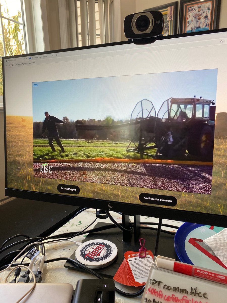 AgCRebeccaD's tweet image. This urban girl living (and working) in a rural world, appreciates the opportunity to #learnwithAgC about cranberries during our #RisewithAgC event.