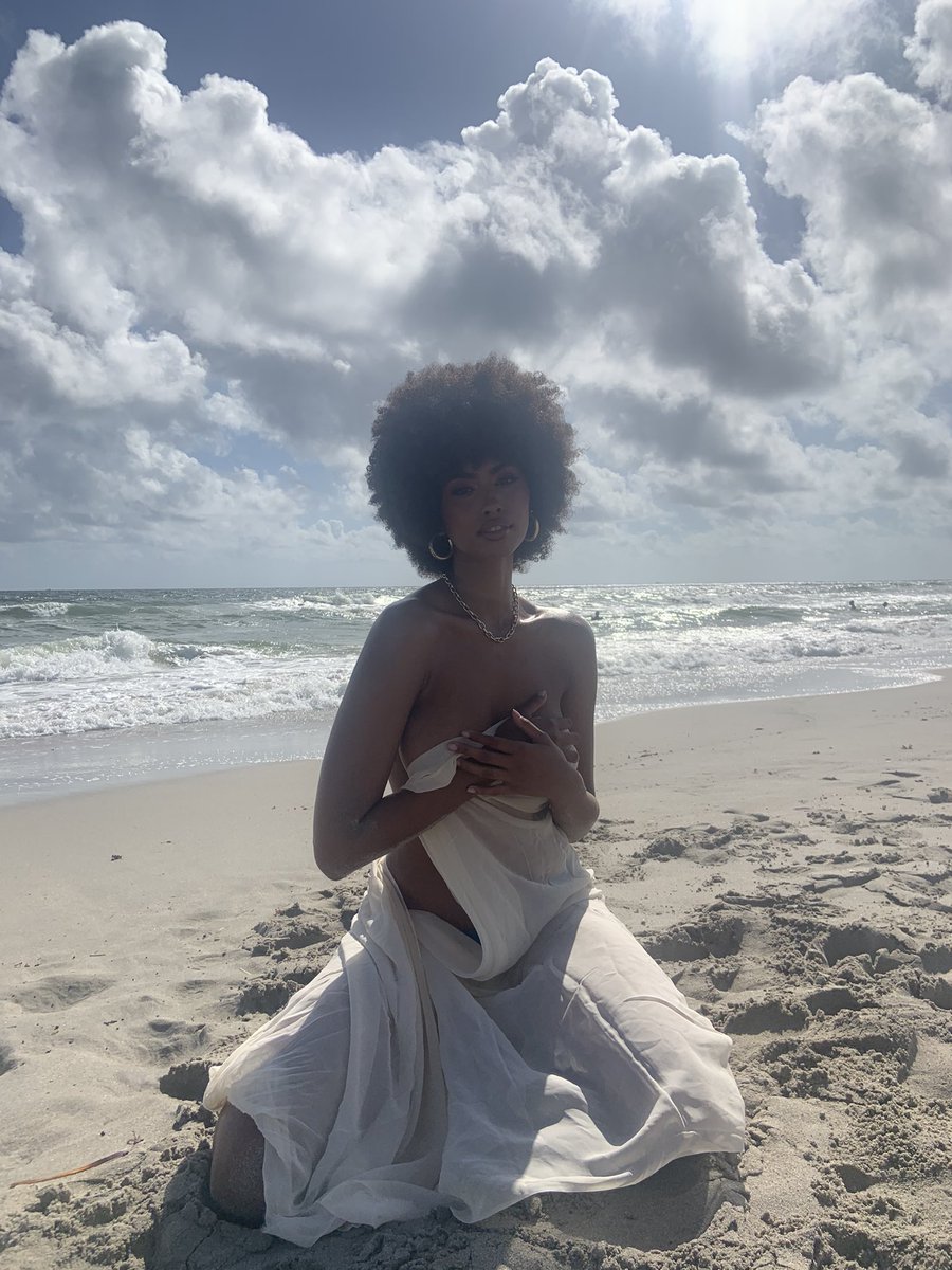 Jasmine_chola's tweet photo. Ariel who ? 🧜🏽‍♀️ https://t.co/5tQSkjXSui