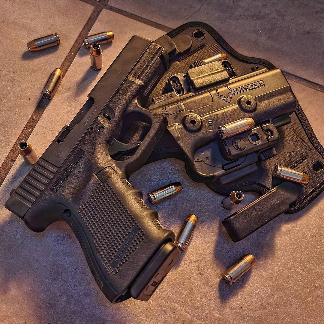 AlienGHolsters's tweet photo. @sjk_tactical
"Glock just chillin, always within arms reach #readywhenever"
Thank you for the share SJK.
.
.
.
🇺🇸 MADE IN AMERICA 🇺🇸
#1 Trusted Concealed Carry Holsters Brand
Check Our Holsters Out https://t.co/EHxpDmY18c https://t.co/u0vaEPPEzd