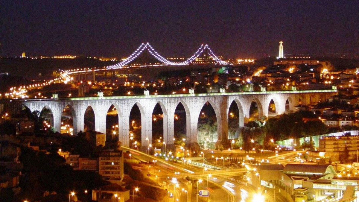 Oh Lisbon, my beloved Lisbon. The city I lived in for five years when I went to university. There, I grew from teenager to man, came out as gay, and met the lovely guy that I'm now married to. It is an amazing European capital, with so much life during both day & night.