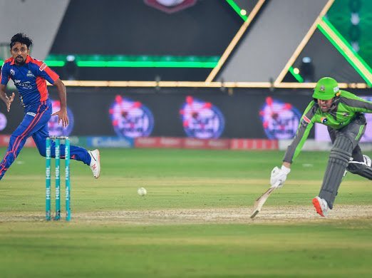 RNNPakistan's tweet photo. PSL V Final: Karachi vs Lahore
LQ 134/7 in 20 overs
Tamim Iqbal 35
Fakhar Zaman 27
Waqas Maqsood 2/18
Umaid Asif 2/18
Arshad Iqbal 2/26
Photo by @thePSLt20 

#PhirSeTayyarHain #PSLV #KKvLQ #PSL2020Final https://t.co/szK9P4VkRu