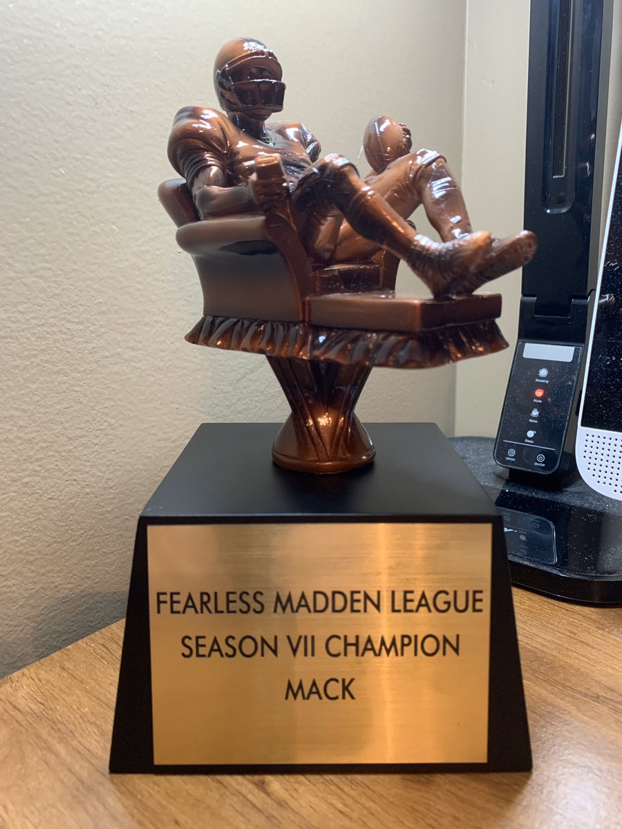 FearlessLG's tweet photo. If you think you have what it takes to be a champion and win a Fearless Bowl Trophy JOIN US!! 

WE GOT IT ALL!
Podcasts‼️
Weekly Highlights ‼️
Primetime games‼️
Team Twitters‼️
PS4 Sim Experience‼️

Apply Below 
https://t.co/d94cM5xq5Y

@leaguecrawler @TGZ_Media @DaddyLeagues https://t.co/nFh8WPw8n1