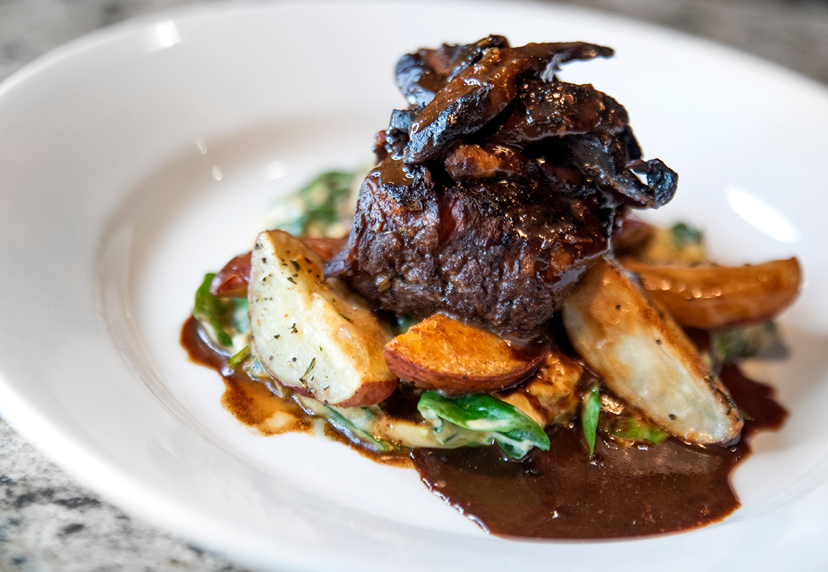 MsnConcourseHtl's tweet photo. What's for dinner? CIRC has some options for you.... ๐ฝ๏ธ
Might we suggest our Cabernet-Braised Angus Shortribs with Thyme and Garlic Roasted Potatoes, Creamed Spinach with Artichoke,and Roasted Onion Butter? ๐
View our menu at: https://t.co/BRUpnyWXDW
#CIRCMadison https://t.co/AVN9WrZZwC