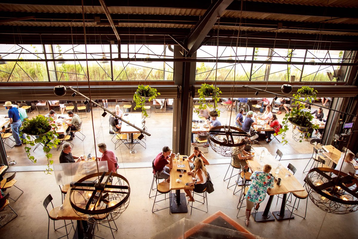 viewpointbrewco's tweet photo. Great food, great drinks and a cozy holiday atmosphere! We're incredibly excited for the holidays, and we ... https://t.co/q7wnc9chCS